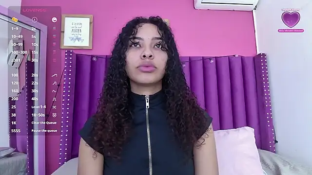 littleebonny online show from March 11, 12:31 pm