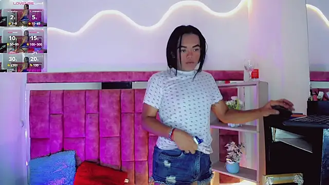 KayleighDreams  online show from July 31, 3:51 am