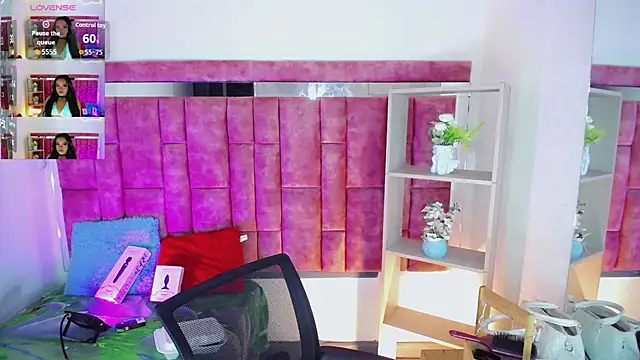 KayleighDreams  online show from July 24, 3:59 am