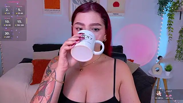 ViolettCastel online show from June 28, 12:39 am