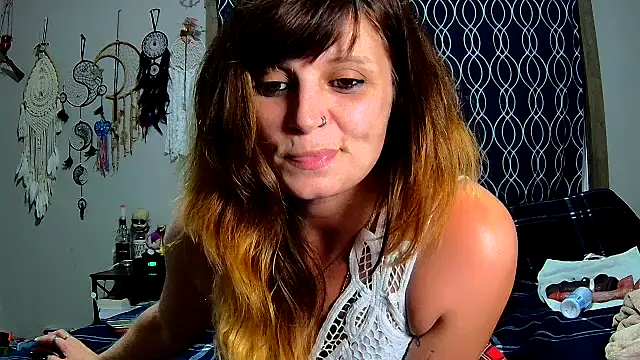 ZeelaXoXo online show from October 7, 4:39 am