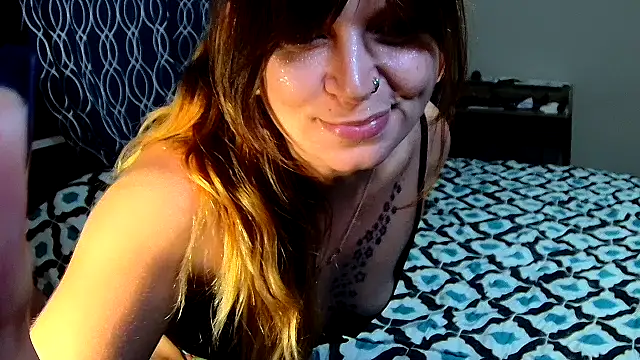 ZeelaXoXo online show from October 3, 5:34 am