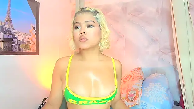 sofiacastillo01 online show from July 18, 2:52 pm