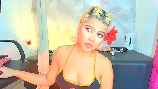 sofiacastillo01 online show from July 11, 2:17 pm