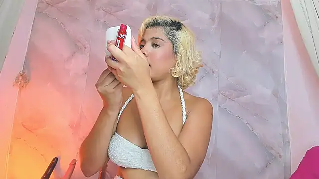 sofiacastillo01 online show from August 1, 2:41 pm