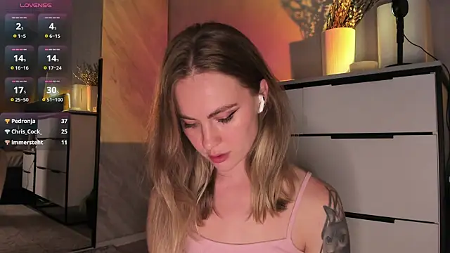 LoveGameSexx online show from October 11, 6:32 pm