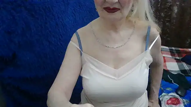 CarlyTreat online show from July 16, 4:33 pm