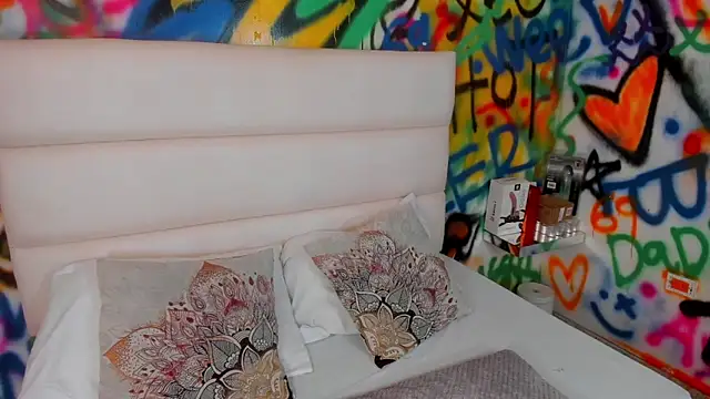 Liana Bernocchi online show from December 18, 8:24 pm