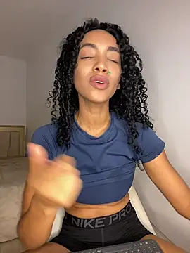 nicoleebony1 online show from June 25, 6:31 pm
