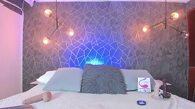 Snapshot of leigh-angels chatting on October 19, 11:29 pm leigh-angels online show from October 19, 11:29 pm