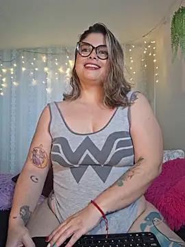 Juliietha servas online show from June 7, 8:26 pm