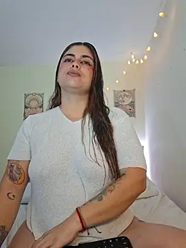 Juliietha servas online show from October 24, 1:45 am