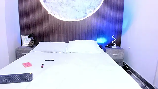 LaurenSnow online show from February 26, 10:53 pm