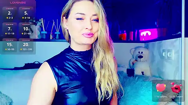  JuliaSpace  online show from February 3, 6:23 pm