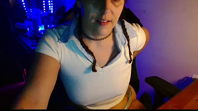 bratty niagara online show from February 8, 8:45 pm