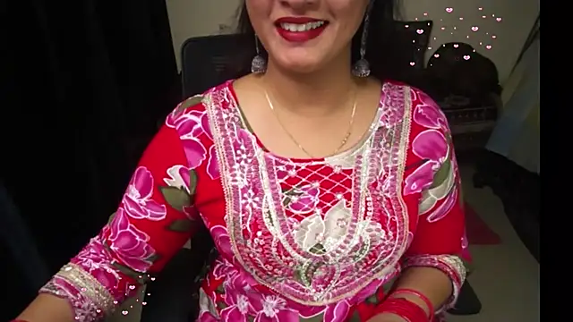 Arushisingh8888 online show from May 1, 12:41 pm