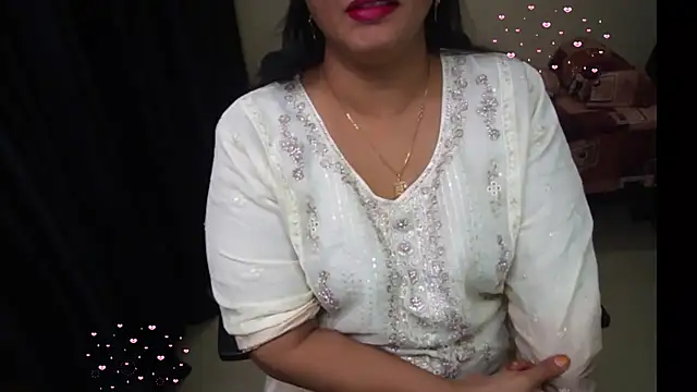 Arushisingh8888 online show from July 24, 3:21 pm