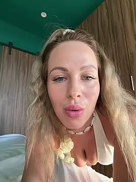 streetdoll online show from March 11, 1:58 pm