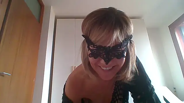Snapshot of marvelline741 chatting on October 12, 2:19 pm marvelline741 online show from October 12, 2:19 pm