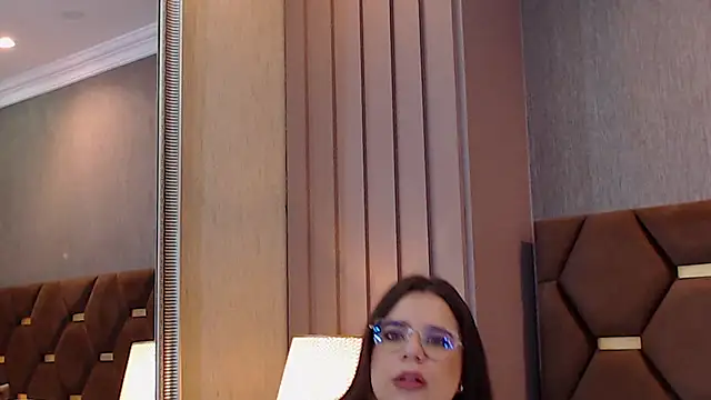 ThaniaJones online show from June 26, 12:17 pm
