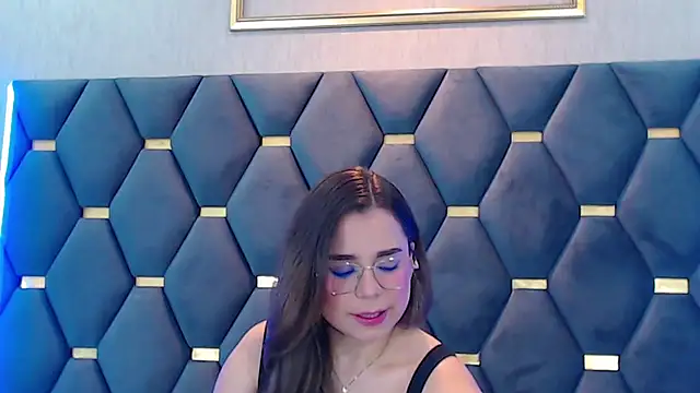 ThaniaJones online show from October 28, 12:22 pm