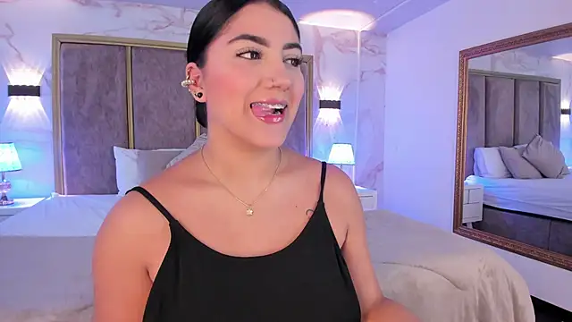 PaulinaDuarte online show from October 23, 1:28 pm