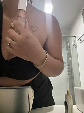 PaulinaDuarte online show from April 29, 11:35 am