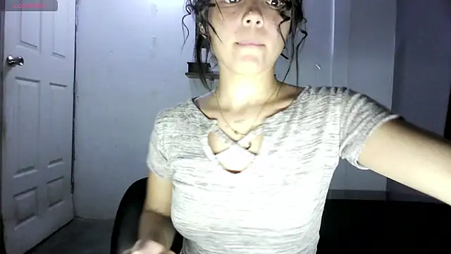 linzeysmith4 online show from April 22, 3:03 am