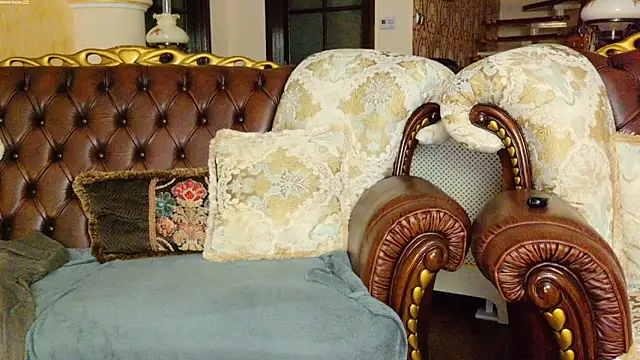 TUNDEROSE1 online show from January 18, 5:26 am