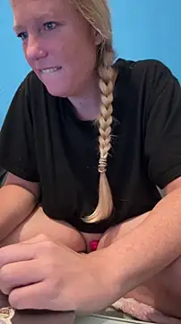 MoniqueLaFee online show from July 23, 7:27 am
