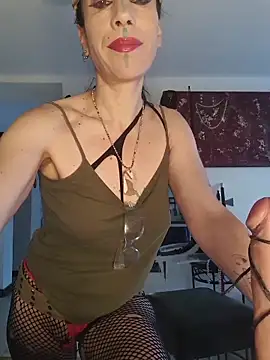 freyamoret online show from June 16, 4:13 am