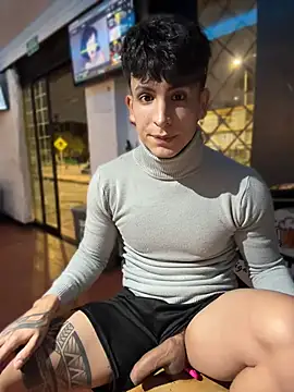  Tomy08calderon online show from August 9, 1:35 am