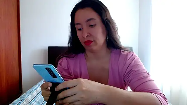 emely sexx20 online show from December 2, 5:15 pm