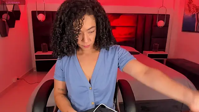 AlessaRomero online show from June 25, 7:37 pm