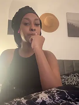 Your Paris online show from February 6, 11:24 am