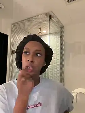 Your Paris online show from March 2, 5:41 pm