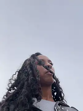 Your Paris online show from March 16, 5:50 pm