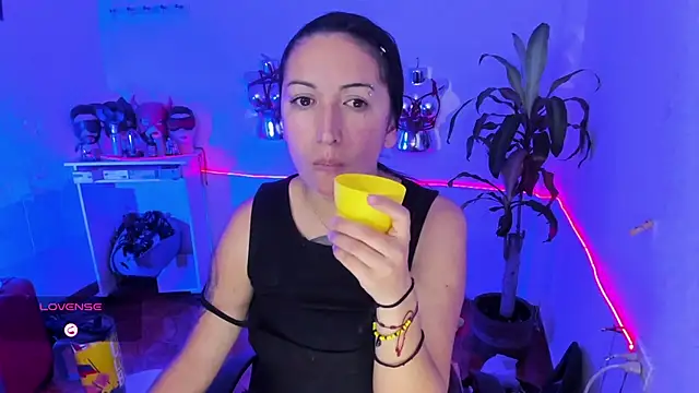 LucyStrike  online show from July 17, 1:54 am