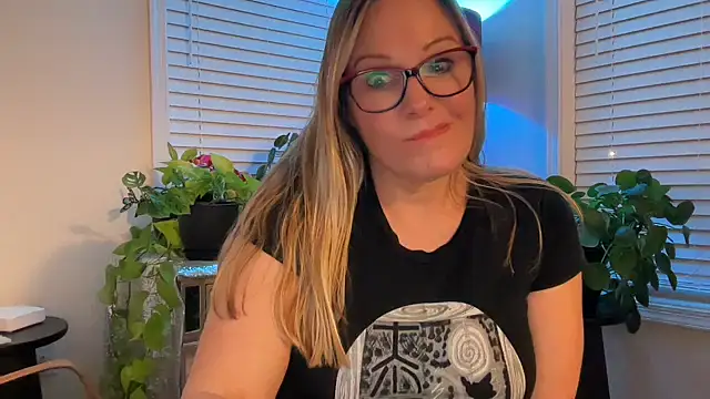 Milf Goddess online show from December 17, 8:18 am