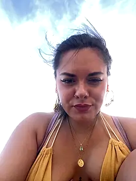 Luccreccia  online show from September 17, 4:05 pm