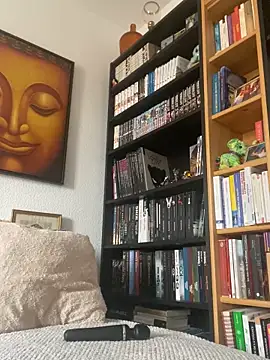 Luccreccia  online show from November 4, 9:58 am