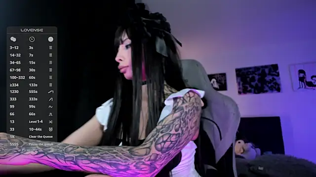 satanbabee online show from August 1, 2:24 am