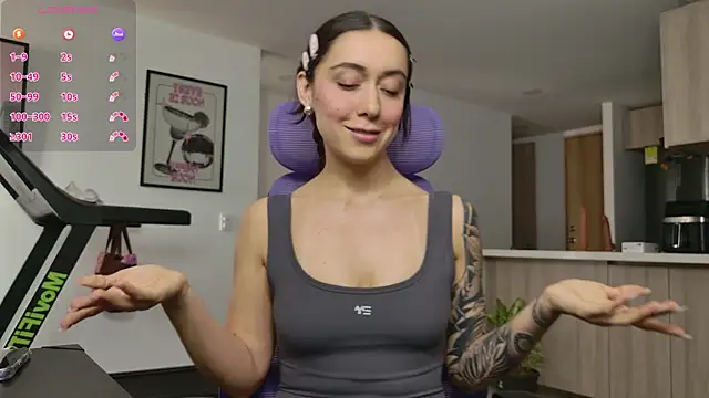 emiliasommer online show from April 8, 7:49 pm