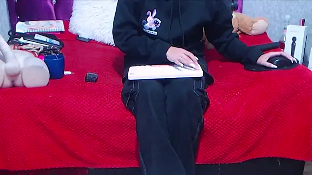 AyshaScott online show from November 2, 12:30 pm