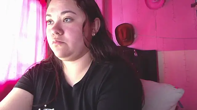 NikkiRous  online show from February 22, 3:35 pm