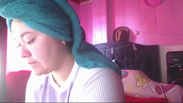 NikkiRous  online show from July 29, 3:01 pm