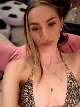 BrattyBae xo online show from June 27, 5:08 pm