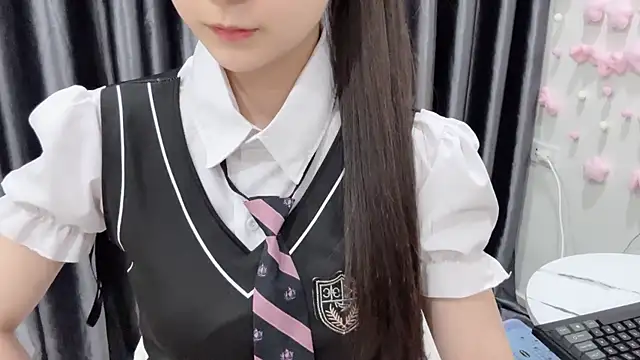 KaleAnisa online show from July 10, 7:53 am