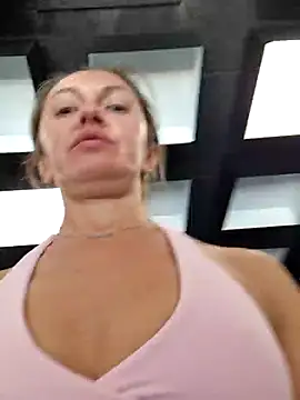 Miss    Mia  online show from April 28, 9:13 am