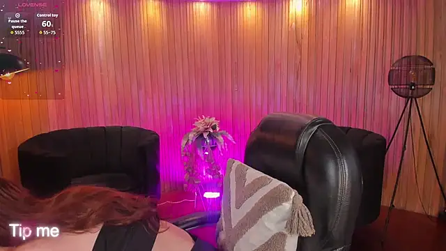 CorinneRusso online show from December 15, 5:45 am